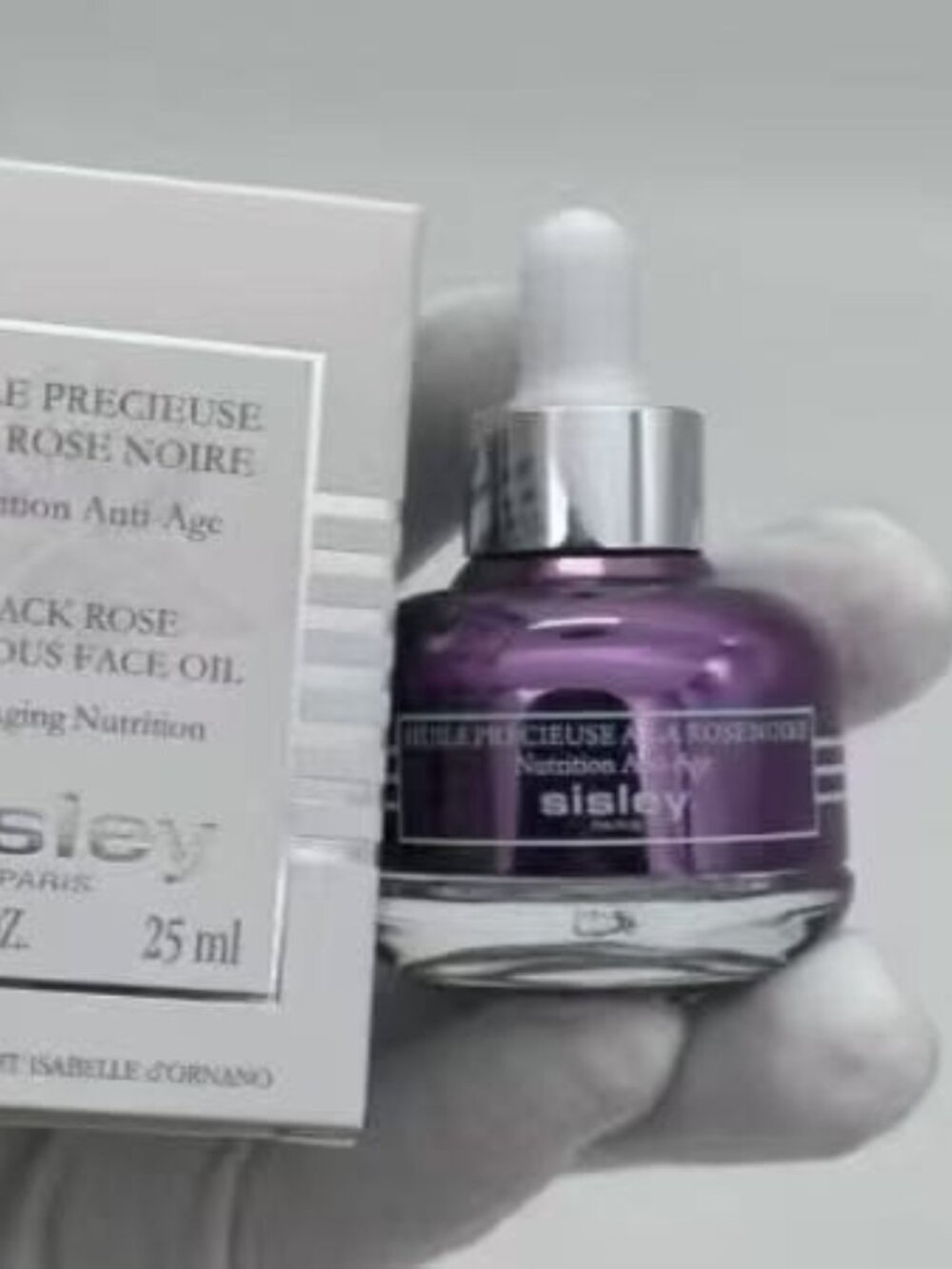 Style Tags: Luxury, Skincare, Anti-Aging, French Beauty, Moisturizer, Face Cream